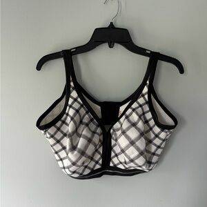 Black and white Cacique sports bra 42DDD